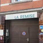 De Luxe Dubai , Chambre, Salon Et Sdb Prives, Cuisine Partagee 게스트하우스 리에주