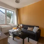 De Luxe Dubai , Chambre, Salon Et Sdb Prives, Cuisine Partagee 게스트하우스 3*