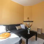게스트하우스 De Luxe Dubai , Chambre, Salon Et Sdb Prives, Cuisine Partagee 3*