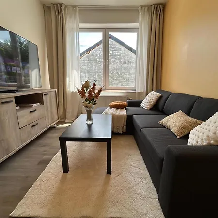 Gasthuis De Luxe Dubai , Chambre, Salon Et Sdb Prives, Cuisine Partagee 3*