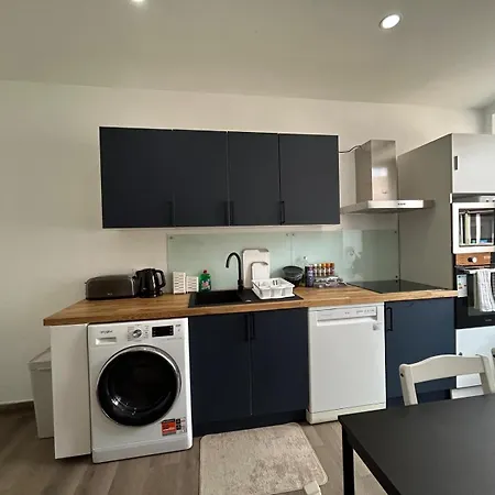 Gasthuis De Luxe Dubai , Chambre, Salon Et Sdb Prives, Cuisine Partagee