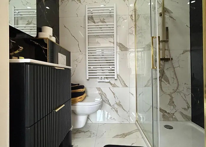 De Luxe Dubai , Chambre, Salon Et Sdb Privés, Cuisine Partagée